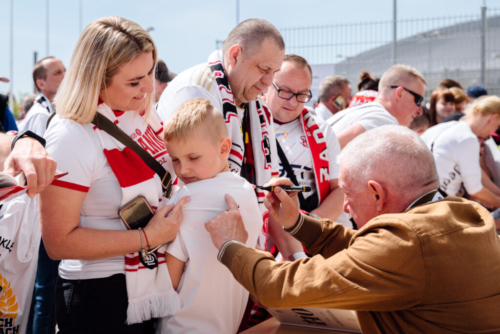 Spotkaj mistrzów z 1998. Premiera koszulki we wtorek w U2 ŁKS Store 8 IMG 2843 1024x683 1 | AleMecz.pl