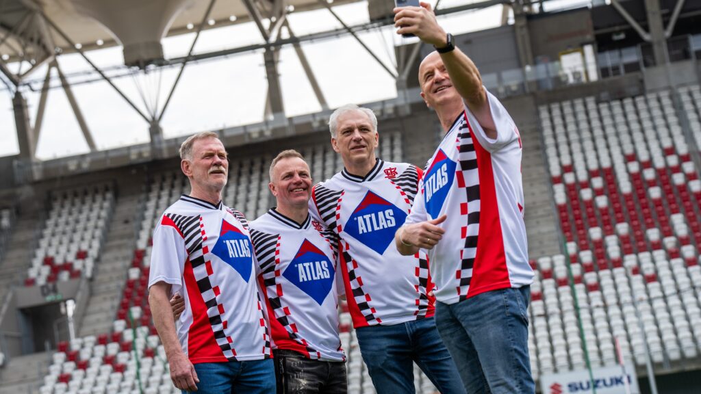 Spotkaj mistrzów z 1998. Premiera koszulki we wtorek w U2 ŁKS Store 10 WZ 00094 1024x576 1 | AleMecz.pl