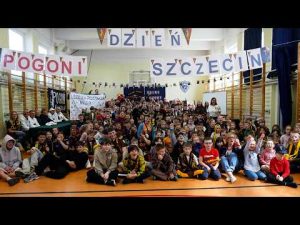Read more about the article DZIEŃ POGONI SZCZECIN W SZKOLE PODSTAWOWEJ NR 69
