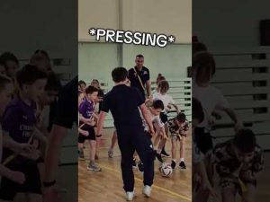 Read more about the article 2 piłkarzy vs 30 dzieci 🧐 #podbeskidzie #piłkanożna #piłkarze #szkoła #mecz #fypシ #trending #tsp