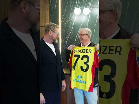 You are currently viewing „ALE NUMER!” 😲 Reakcja Chajzera na koszulkę Korony! 🟡🔴