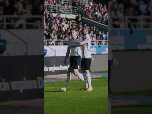 Read more about the article Za święte barwy Twe!  #legiawarszawa #legia #ekstraklasa #piłkanożna