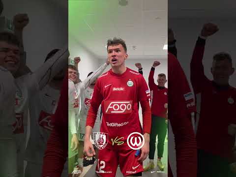 You are currently viewing Szatnia rządzi się swoimi prawami 🤭 #wartapoznań #football #2liga #win