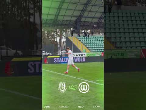 You are currently viewing CO DO CENTYMETRA! 🤏🏼🎯 #wartapoznań #football #piłkanożna #goal #2liga