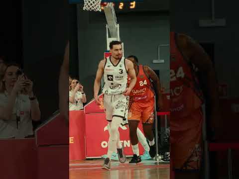 OHH CARL… 🙌  #legia #basketball #plkpl #nba #sports