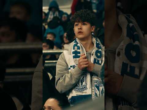 You are currently viewing Piłka nożna to emocje – najlepsze przeżyjesz na stadionie👊🏻 #lechpoznań #football #fans #emotions