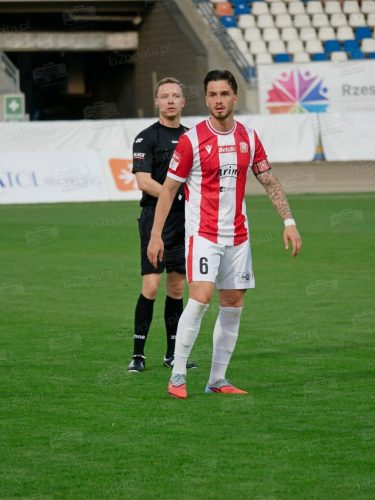 Remis z wyróżnikiem — Resovia i Podbeskidzie dzielą się punktami w emocjonującej konfrontacji