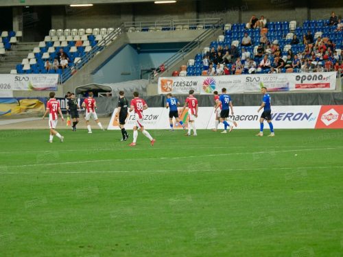 Remis z wyróżnikiem — Resovia i Podbeskidzie dzielą się punktami w emocjonującej konfrontacji