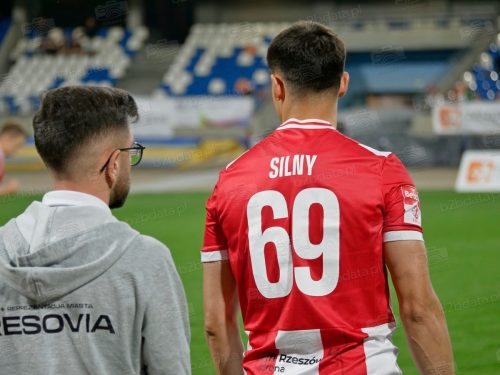Remis z wyróżnikiem — Resovia i Podbeskidzie dzielą się punktami w emocjonującej konfrontacji