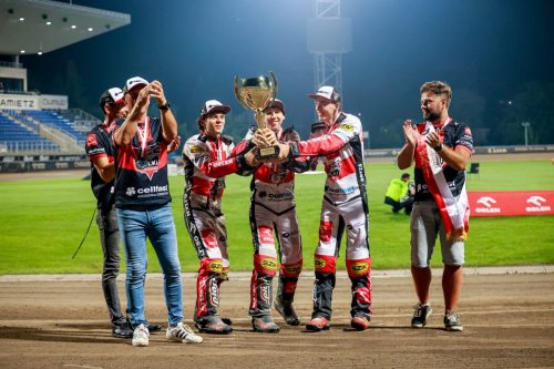 Wilki Krosno z srebrem młodzieżowych mistrzostw par klubowych